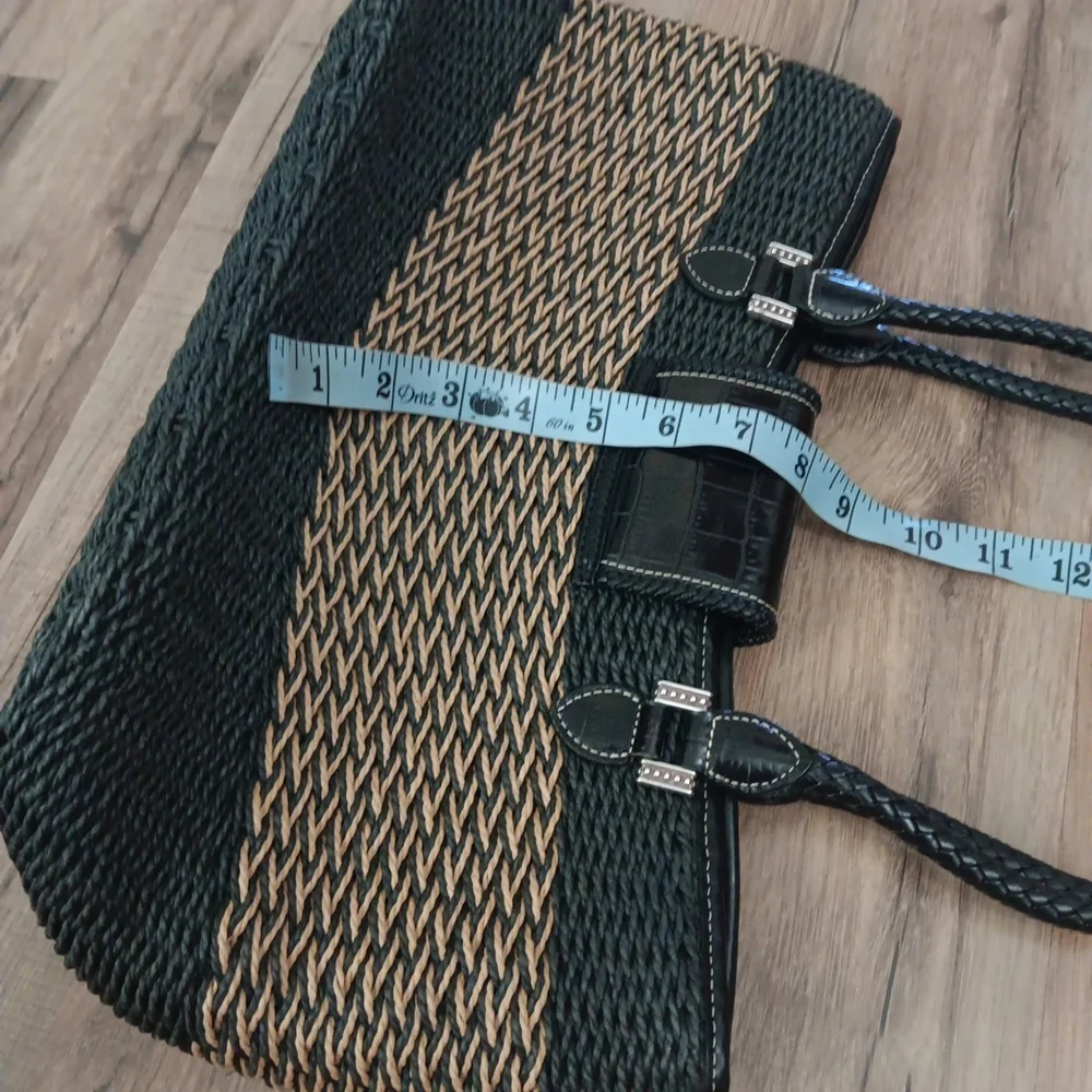 Woven Straw Tote Bag in Black and Tan - Picture 6 of 7